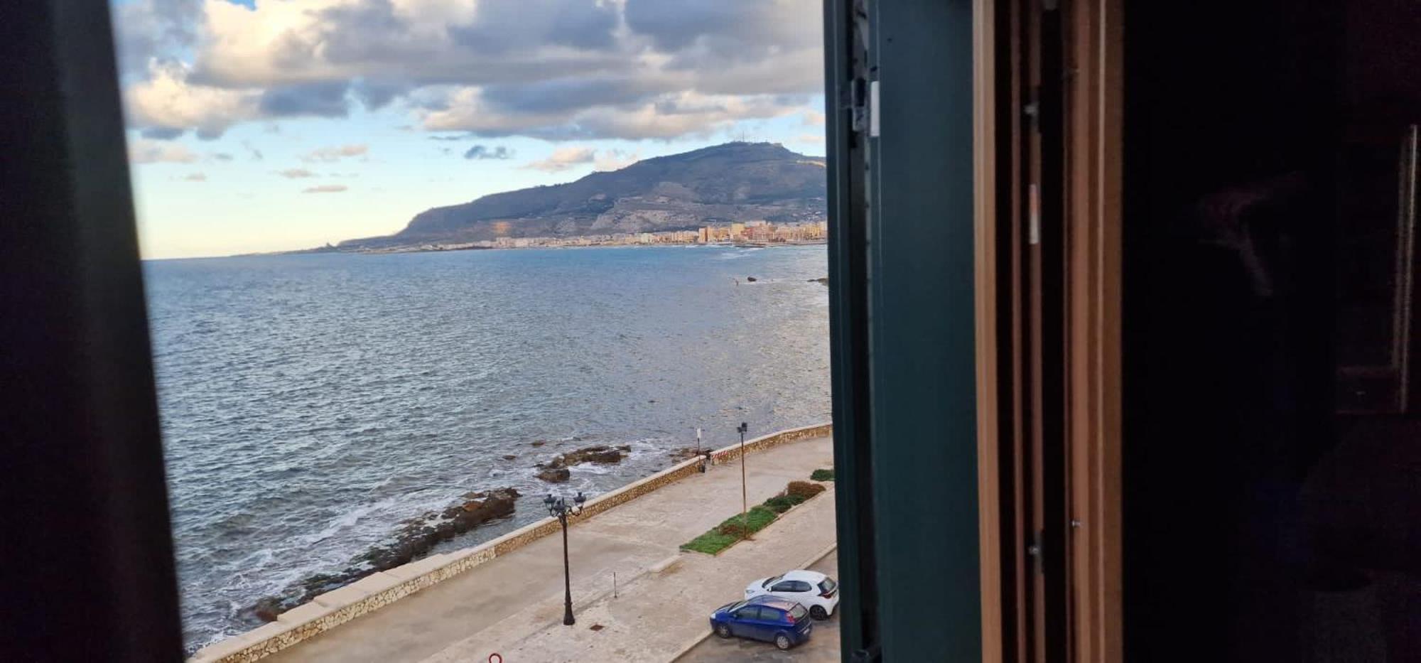 Attico Vista Mare Trapani Apartment Екстериор снимка