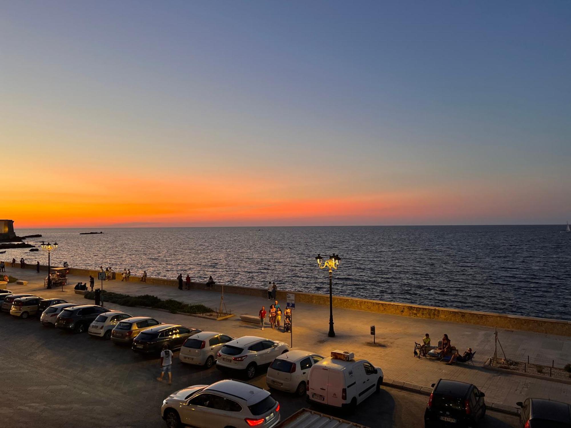 Attico Vista Mare Trapani Apartment Екстериор снимка